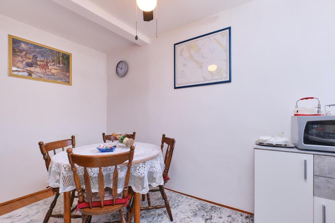 Apartman Ana Mali Losinj Exterior photo